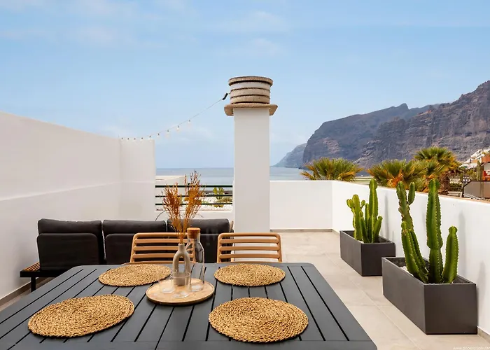 Stylish Family In Gigantes