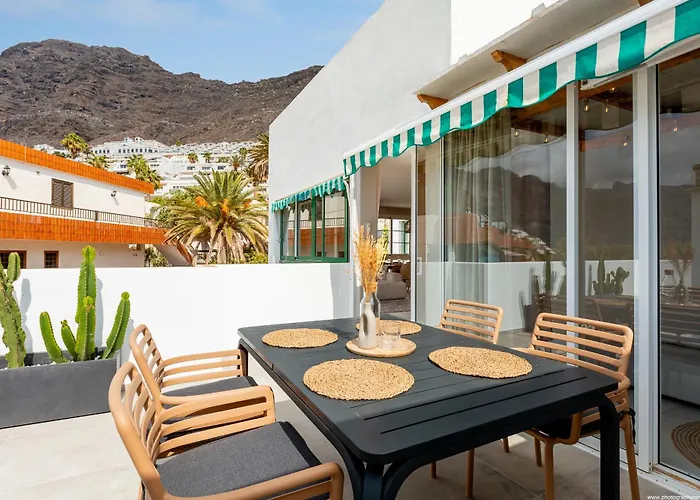 Stylish Family In Gigantes * Сантъяго-дель-Тейде