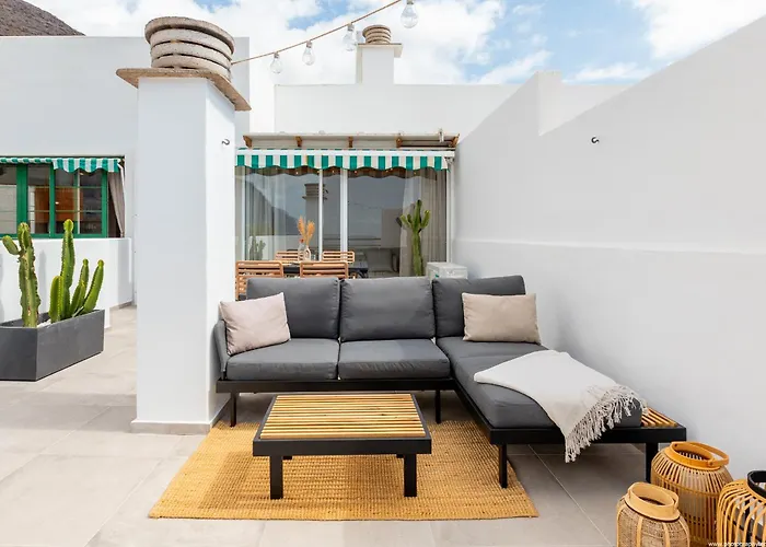 Stylish Family In Gigantes Сантъяго-дель-Тейде