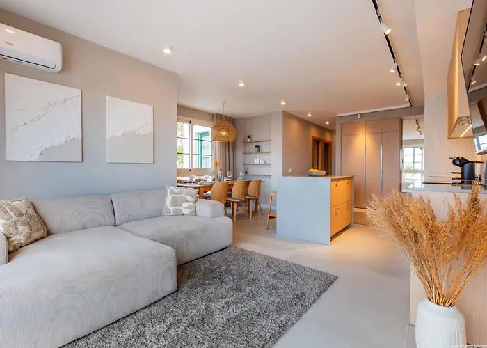 Stylish Family In Gigantes * Сантъяго-дель-Тейде